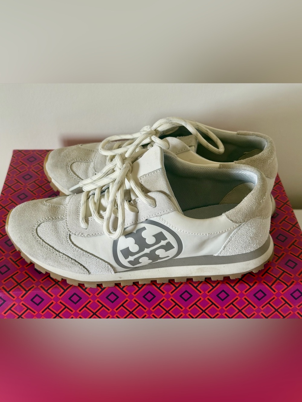 Tory Burch Light Gray and White Logo Runner Sneakers